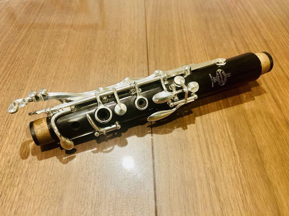 Clarinete Buffet Crampon R13 A llave niquelada bien mantenido usado con estuche Foto 2 de 4