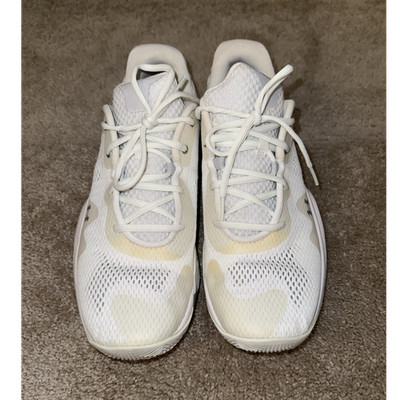 Under Armour Spawn 4 Low Top Lace-Up Athletic Sneakers White/silver 3026002-100