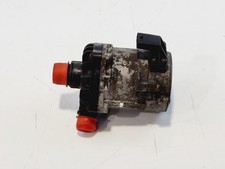Pompe à eau BMW 550
