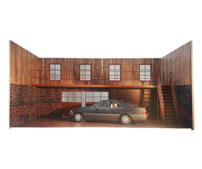 Zweistöckige Garage Maßstab 1:18 - Holz und Ziegel Diorama Bausatz für Auto Display 1/18