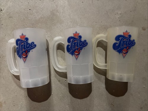 Lote de 3 tazas de cerveza de estadio de plástico Cleveland Indians Chief Wahoo 1987 - Imagen 1 de 4