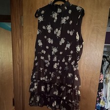Express Women’s XL Black/White Floral Mock Neck Sleeveless Knee Ruffle Dress