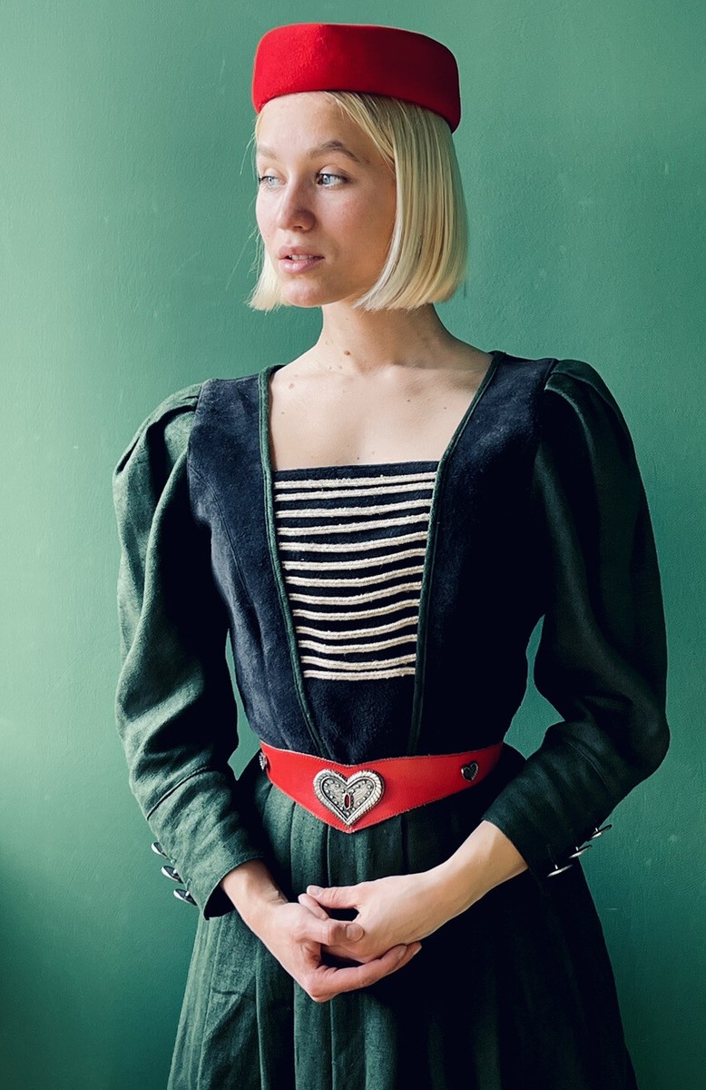 fitted lace wedding dress German Green Long Sleeve Dirndl Dress (B-38