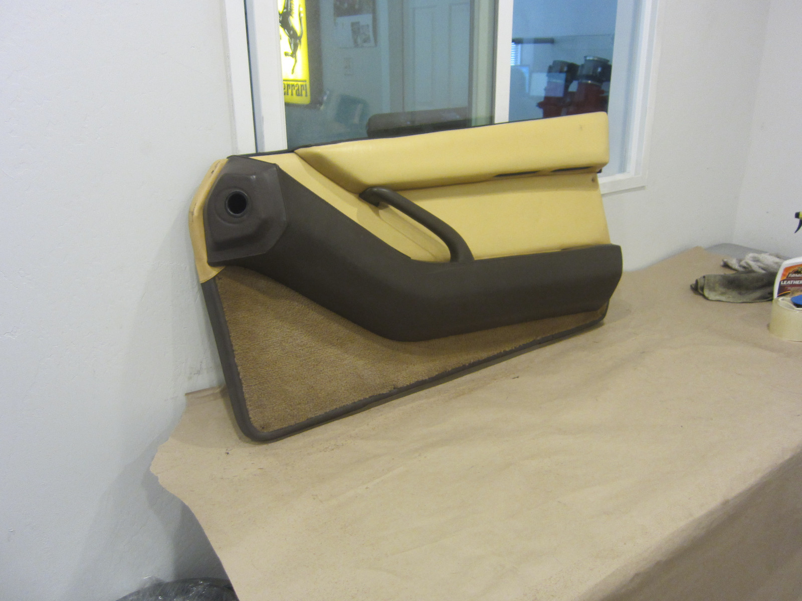 Ferrari Testarossa(85-90). RH Interior Door Panel. Beige & Brown  Part# 61502000