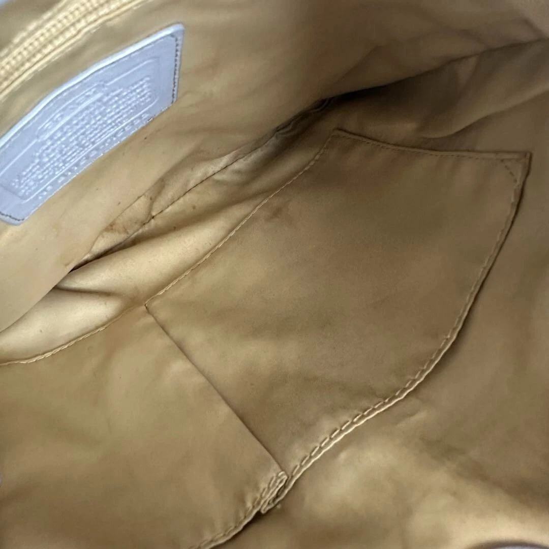 Borsa a tracolla Coach in pelle azzurro chiaro F16533 B10