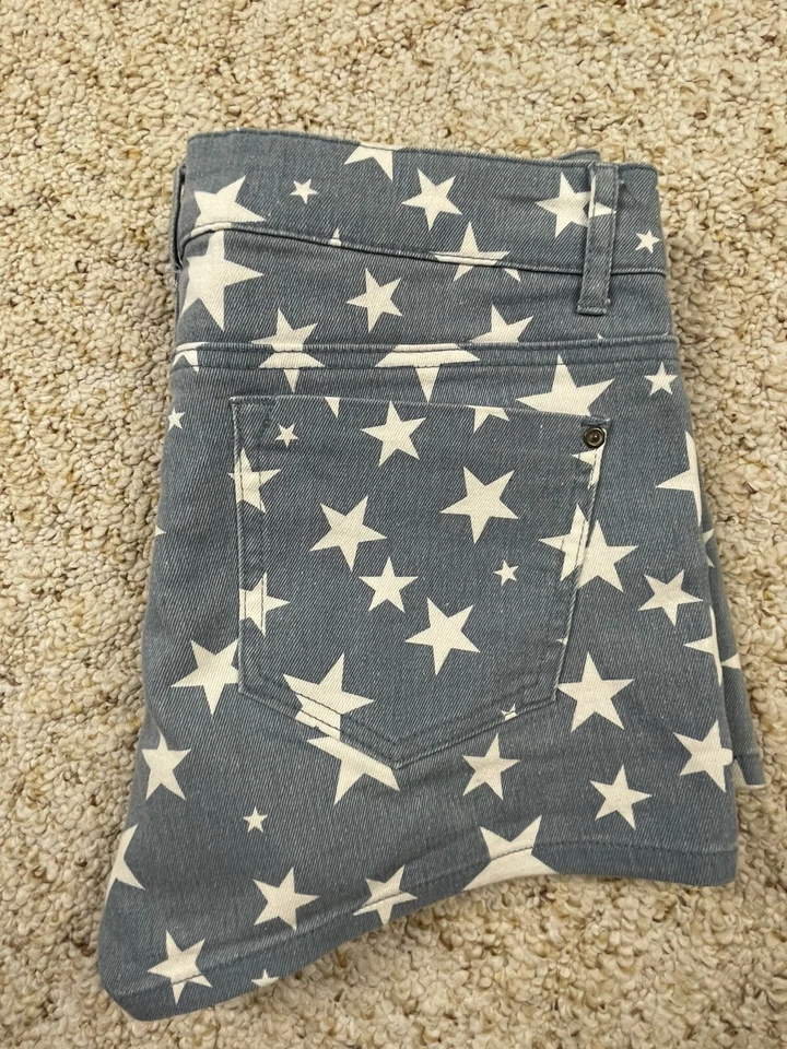 Pantalones cortos vaqueros Love Culture para mujer elásticos tiro medio estrellas talla grande (cintura 31") Foto 3 de 4