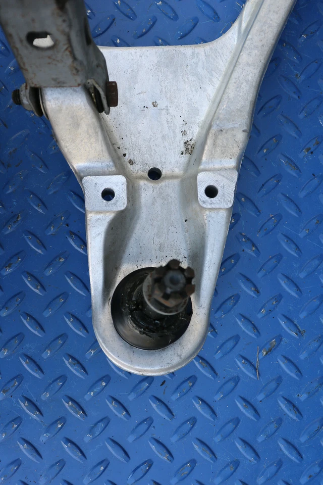 Brazo de control inferior del lado del conductor Chevrolet Corvette 1988-1996 brazo de suspensión delantero Foto 2 de 4