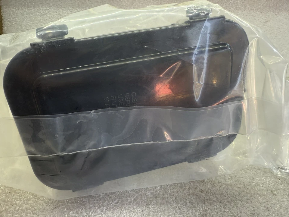 Brake Master Cylinder CARQUEST MCA390321 - Image 3 of 4