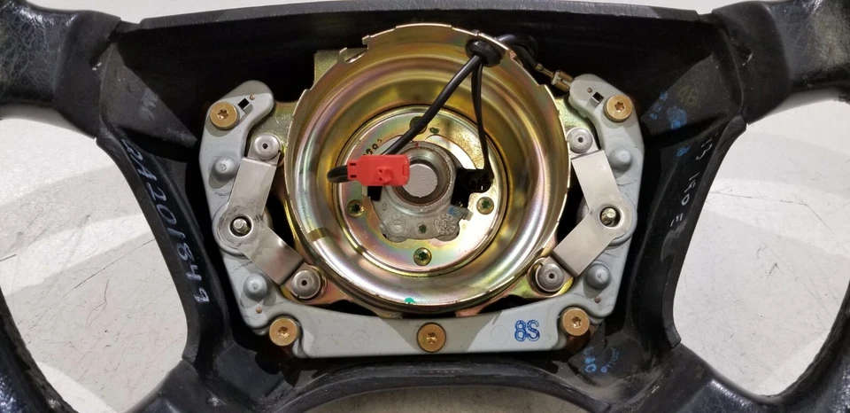 QA201849 1984 - 1993 MERCEDES 190E DRIVER WHEEL LEATHER BLACK OEM - Image 2 of 4