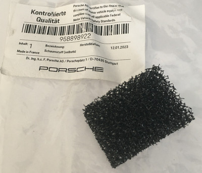 Original Porsche Macan 95B Schaumstoff selbstklebend 95B898922