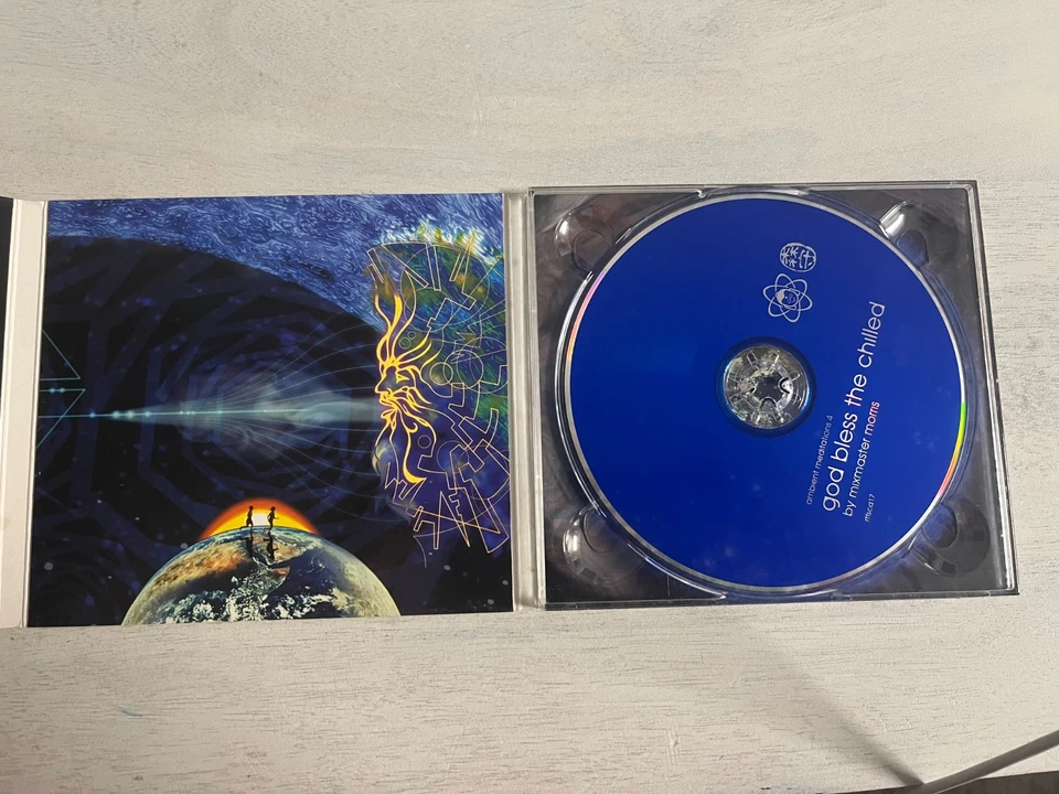 Mixmaster Morris – God Bless The Chilled (Ambient Meditations 4) - CD Foto 3 de 3