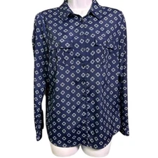 GAP Button Up Shirt Womens Medium Lightweight Elevated Basic Office Career