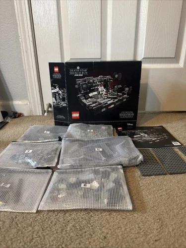 LEGO Star Wars: Death Star Trench Run Diorama (75329) (Complete)