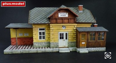 PlusModel Railway Station Bahnhof Bahnhofsgebäude Model Kit Bausatz 1:35 Art 368