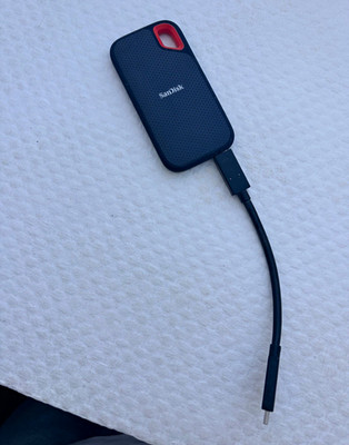 SanDisk Extreme Portable SSD 1 TB Externe SSD USB-C schwarz/rot SDSSDE60-1T00