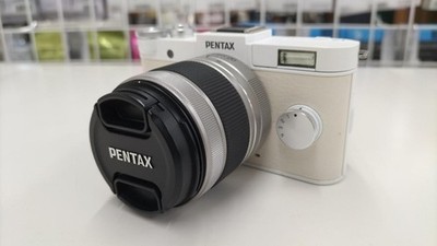 Pentax Q-S1 Mirrorless Camera Zoom Kit Compact 12MP Autofocus Used