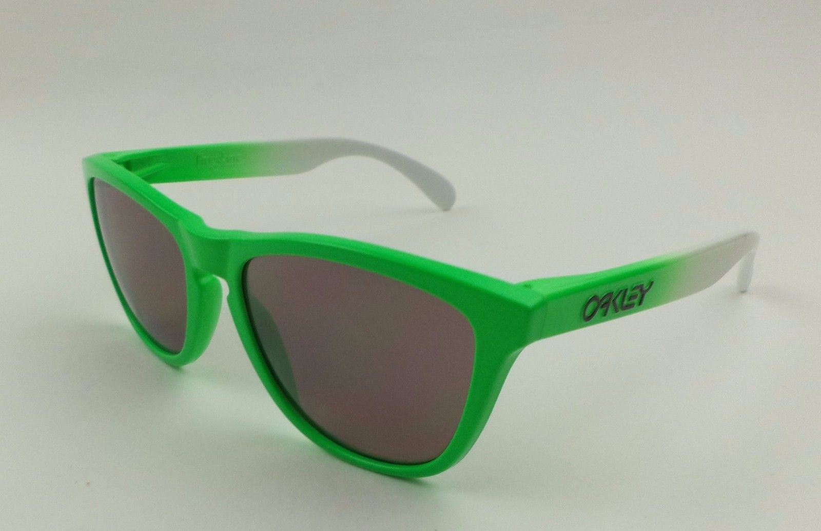 oakley frogskin polarized