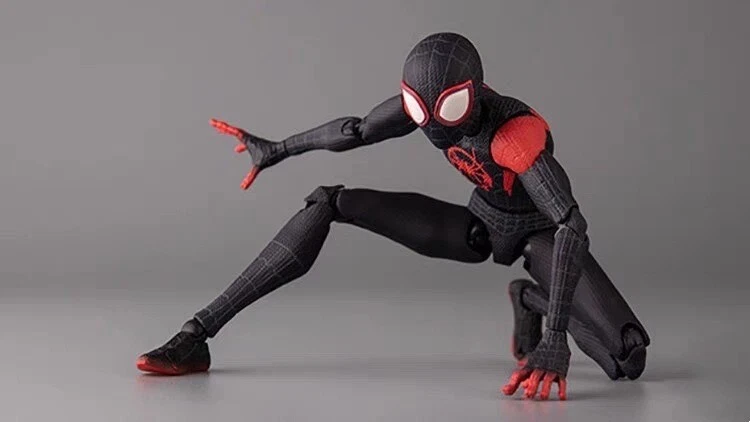 1/12 Into the Spider-Verse Action Figure Peter B. Parker Sentinel Miles Morales - Image 2 of 4
