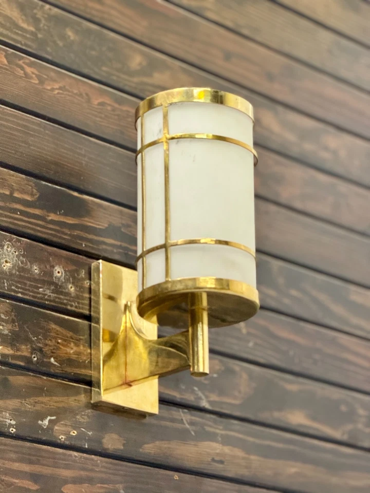 Par de apliques de pared antiguos de latón para exteriores artefactos marinos vintage Foto 3 de 4