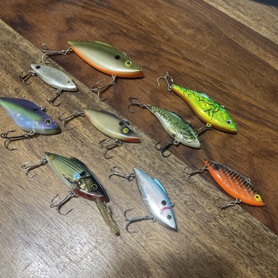 okuma 6000 reels SA-14000A Salina Spinning Reel disc stack of Carbonite Frog fishing lure. Popping AquaCustom COLOR:BLURPLE