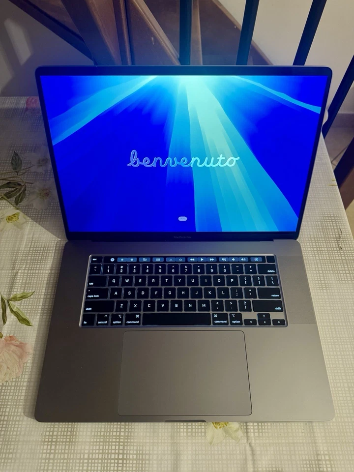 Apple MacBook Pro 16" 2019 · i9 · 64GB · 1TB, foto 1 di 5