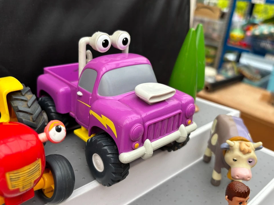 Tractor Tom Toy Bundle Contender 2002 Tom, Rev Fi, Matt, Riff , Mo, Sheep - Image 3 of 4