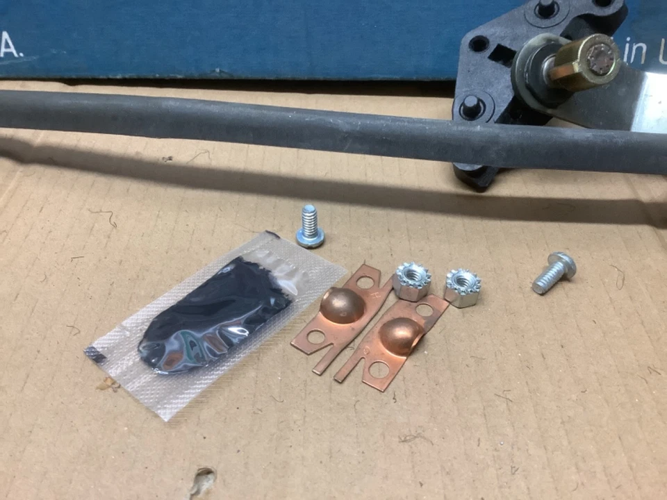 NOS 97-05 Regal Century G.P. Windshield Wiper Transmission Linkage 22065445 oem - Imagem 3 de 3