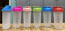 Contenedor de agitación rápida Tupperware transparente con varias opciones de color - 20 oz / 2,5 tazas - NUEVO