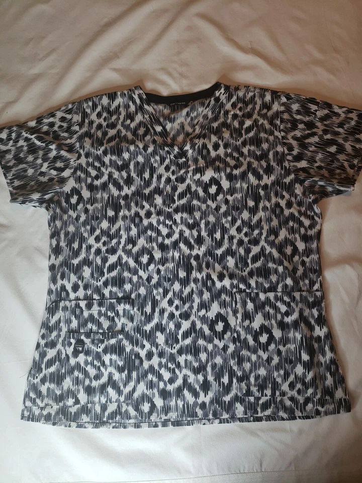 CARHARTT / WOMENS ( XL ) Medical Wear , White , Blk , And Gray , Like Spots # - Image 4 of 4
