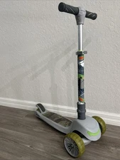 Jetson Star Wars The Mandalorian Grogu 3-Wheel Toddler Ages 2-4 - Scooter 