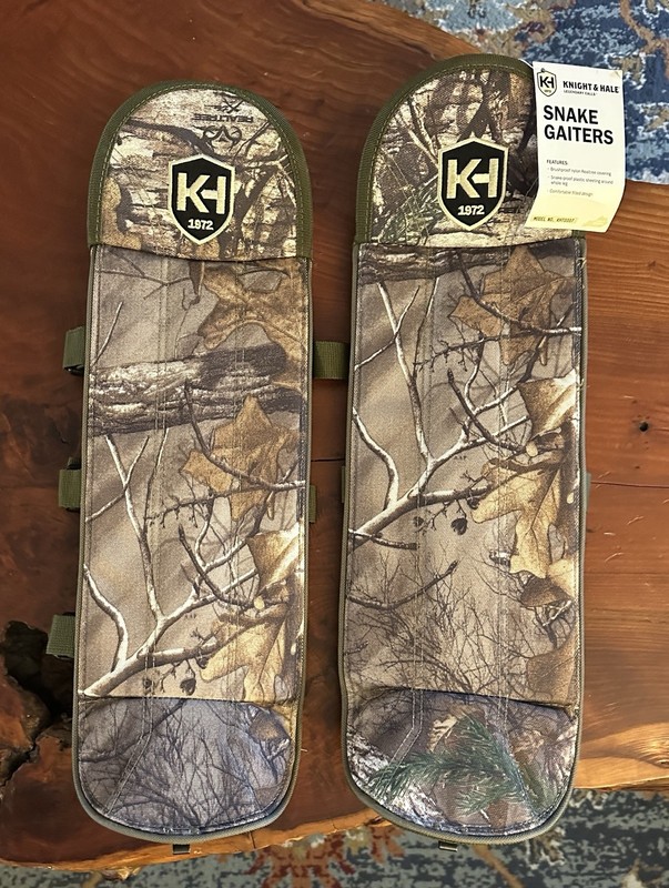 Realtree Snake Guard Leg Gaiters KH 1972 Camo Hunting Protectors Adjustable