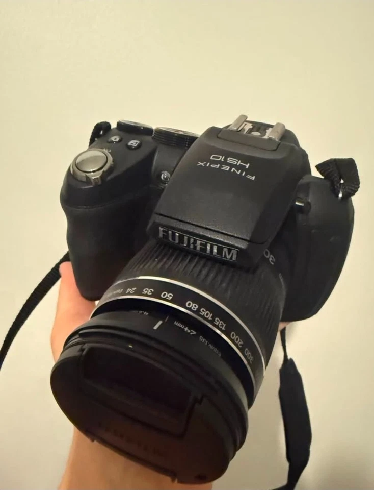 Fujifilm FinePix HS Series HS10 10.3MP Digital Camera - 10MP, 30X Optical Zoom - Image 2 of 4