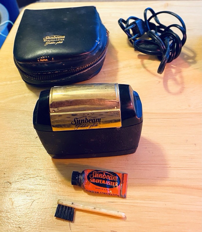 VTG Sunbeam Shavemaster Golden Glide Model G Electric Razor In Case