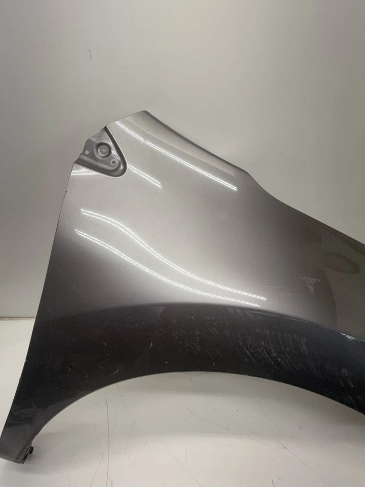 Guardabarros derecho del pasajero Nissan Quest 2011-2017 gris fabricante de equipos originales Foto 3 de 4