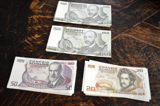 LOT OF TWENTY FIVE 25 BANKNOTES AUSTRIA SCHILLINGS OF 20/50/100