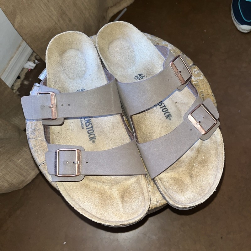 Birkenstock men’s Arizona 46 regular width men’s Vegan Leather