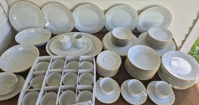 NORITAKE JAPAN DUETTO 6610 GOLD TRIM CHINA DINNER WARE SET,SETTING OF 12,NICE 