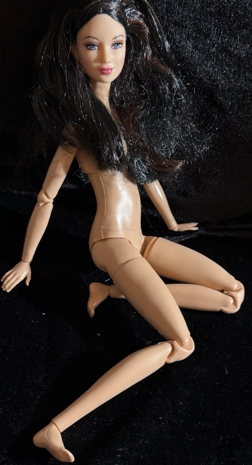 Black/Burgundy Hair Mattel-Articulated Barbie Doll-Nude -L-30 - Image 2 of 4