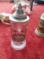Glasbierkrug mit Zinndeckel &ndash; Hopfen und Malz