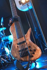 Benavente Single-Cut 5-saitige / E-Bassgitarr...