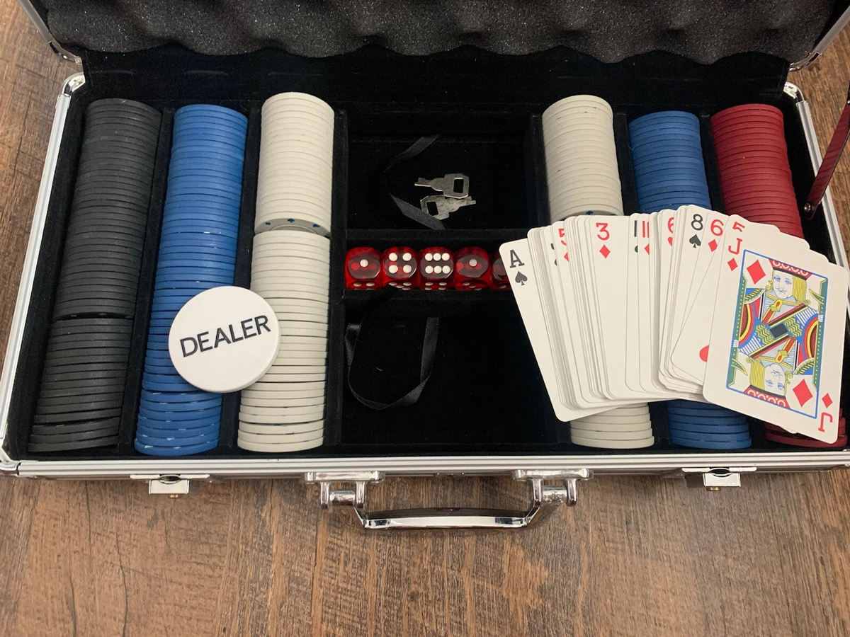 Vintage 1950's Clay Poker Chip Set Denominations 687 Chips