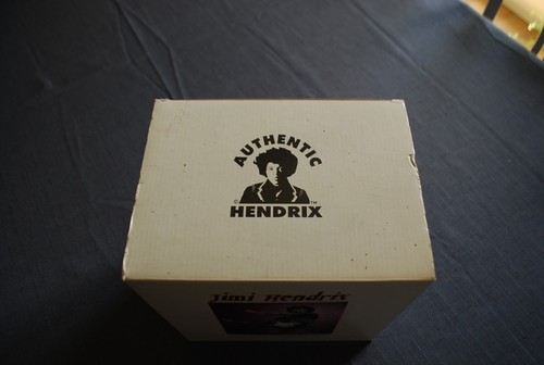 KNUCKLEBONZ RETROSPECTIVE SERIES JIMI HENDRIX GUITAR HERO NEUF BOITE - Picture 5 of 7