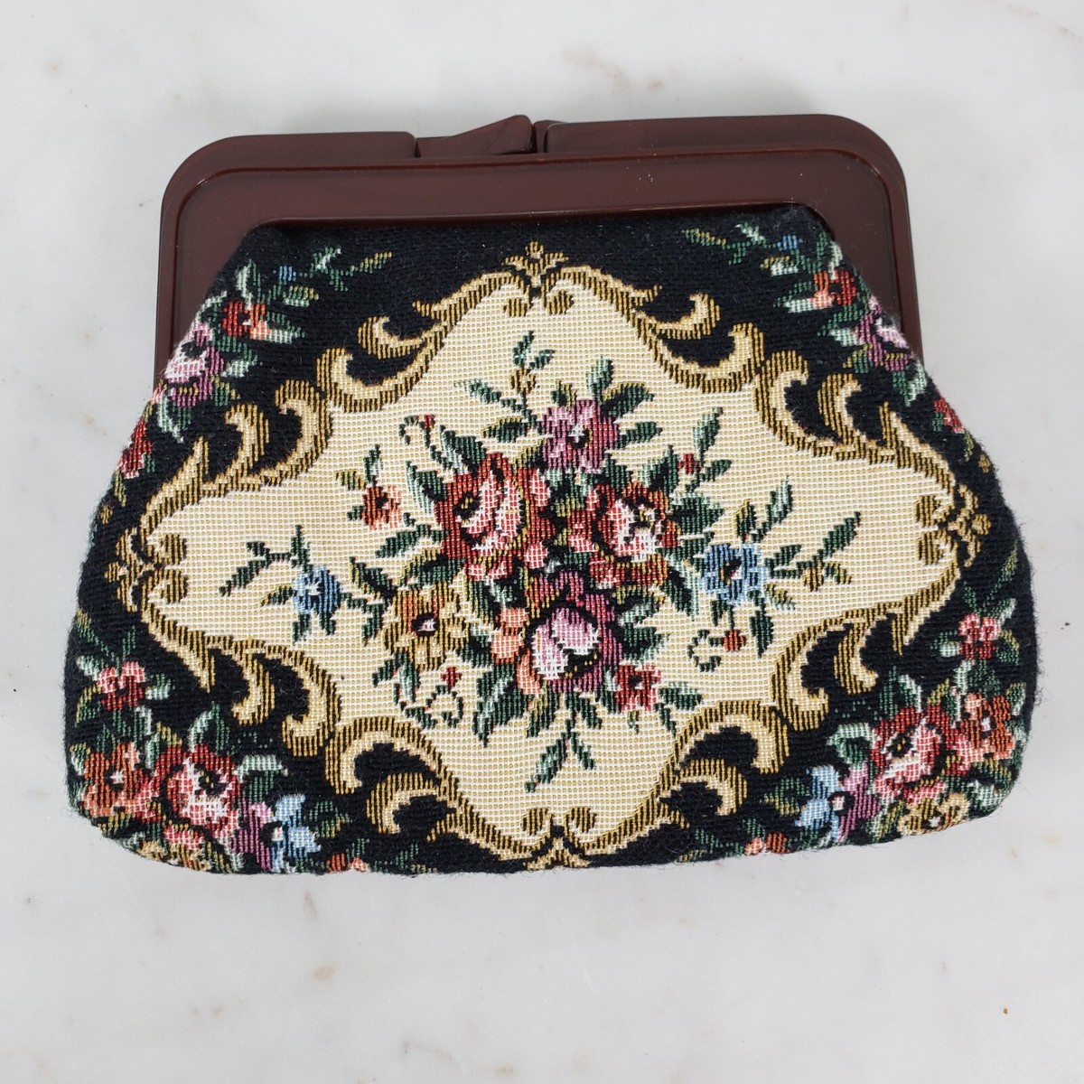 アンティーク　ヴィンテージ　Volupte 花柄クラッチバッグ　USA Vintage Floral Tapestry Clutch Purse Kiss Closure Victorian Boho