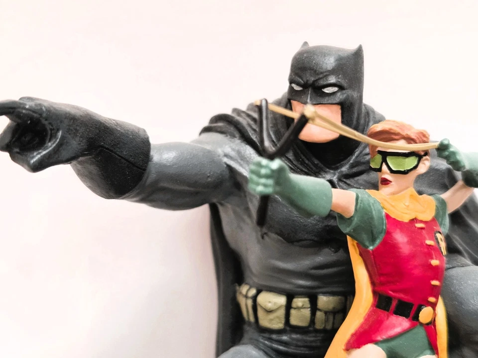 The Dark Knight Returns - DC Direct cold cast porcelain statue 1335/4000 RARE! - Image 4 of 4