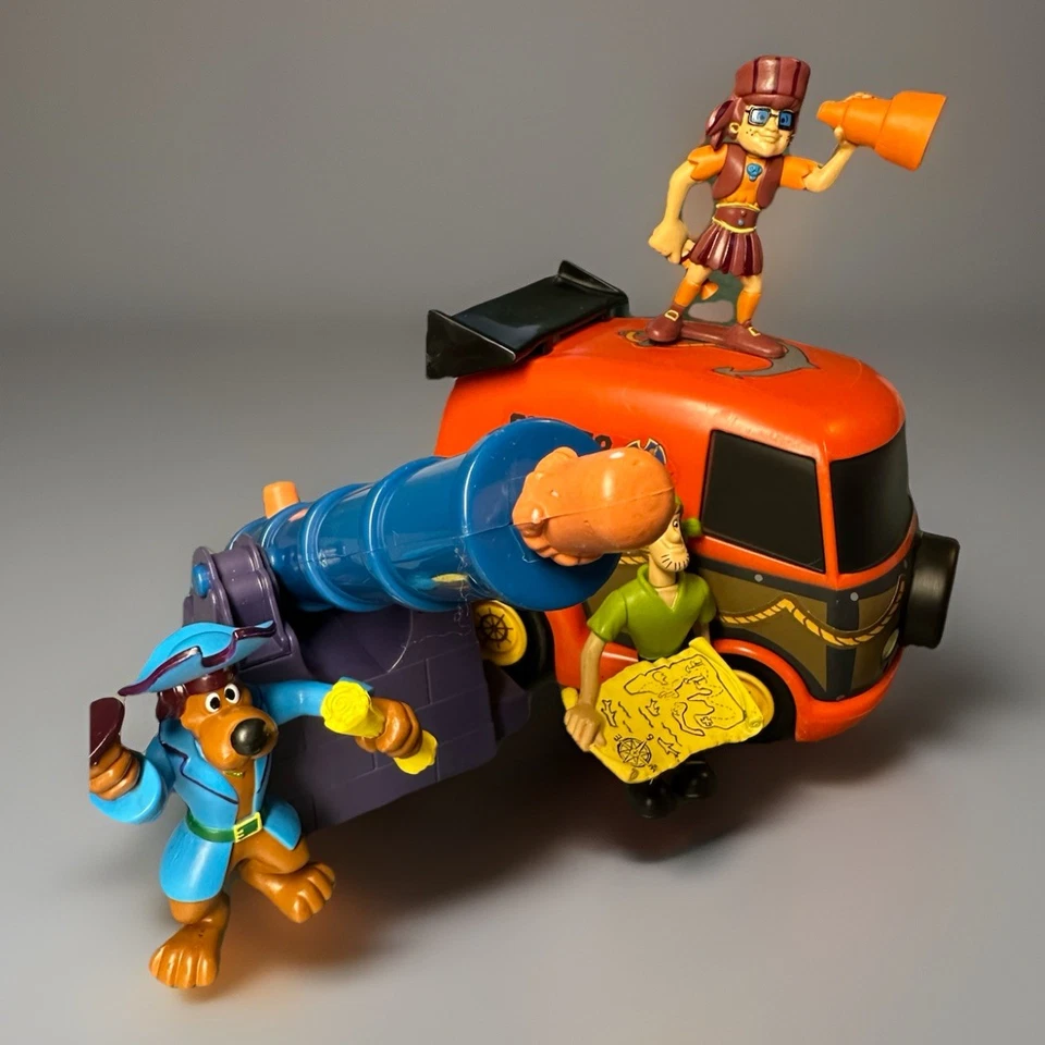 Vintage Hanna Barbera Scooby Doo Pirate Crew Fort Mystery Machine/Figures Rare! - Image 3 of 4