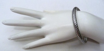 VINTAGE SOLID STERLING SILVER SIGNED DANECRAFT GEOMETRIC DETAIL BANGLE BRACELET