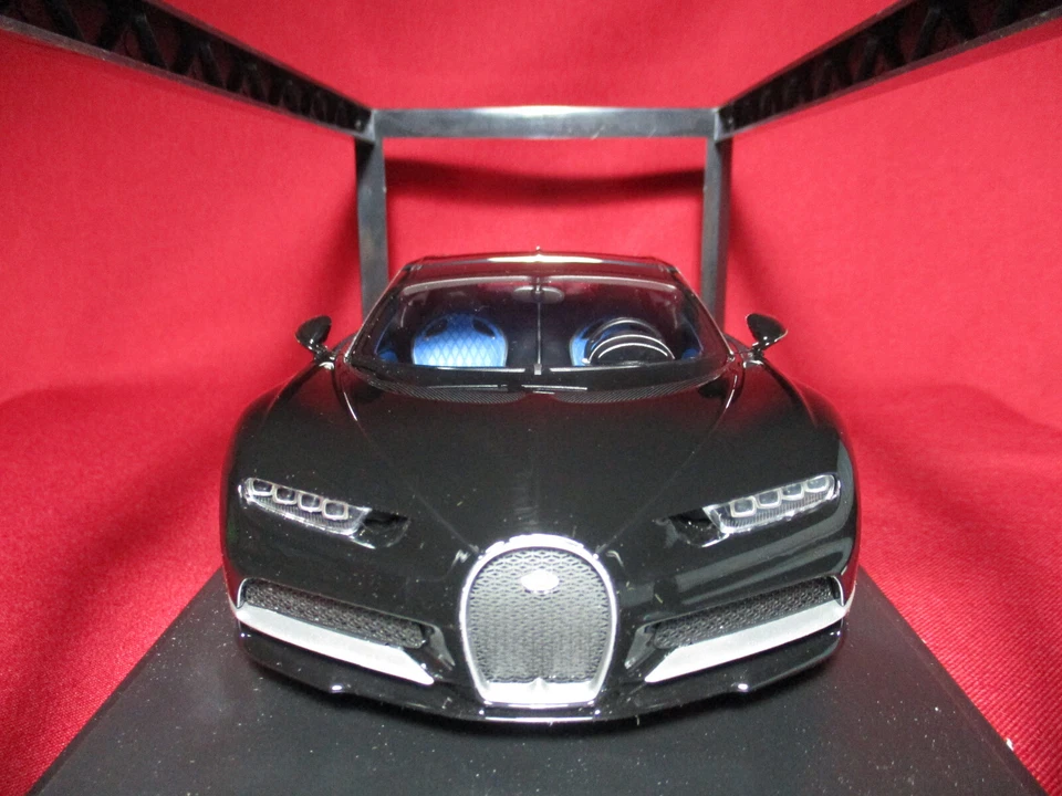 1:18 Scale Bugatti Chiron Black Kyosho Diecast Model Car C09548BK Ousia - Image 4 of 4
