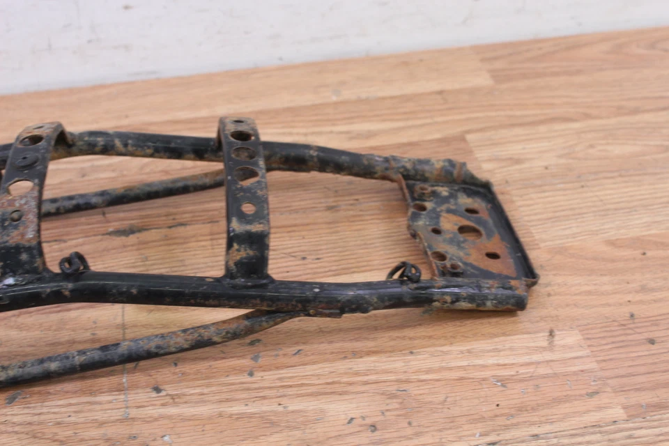 Soporte de soporte para guardabarros trasero Suzuki DR125 1988 Foto 3 de 4