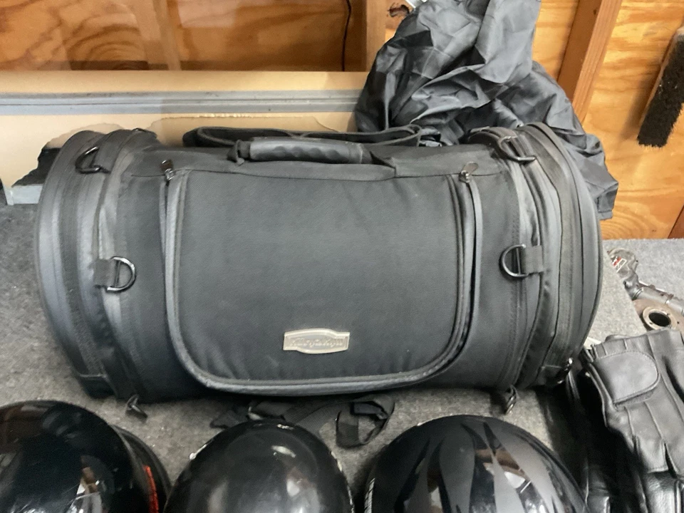 Bolsa de viaje clásica Kuryakyn equipaje de motocicleta con equipo cascos guantes Foto 3 de 4