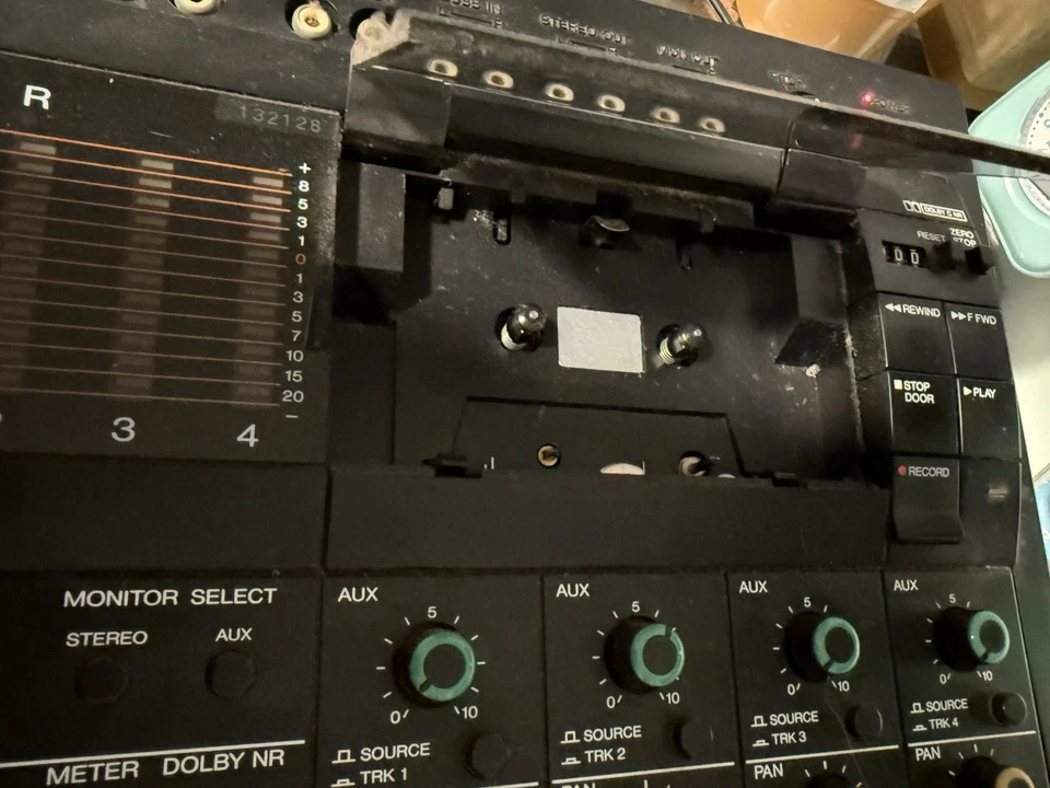 Fostex 160 4-Spur Recorder with Casette Multitracker 4-Channel POWERS ON - Image 3 of 4